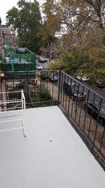 Foto del edificio - 4239 65th St