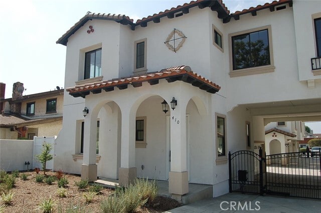 Building Photo - 425 W Duarte Rd