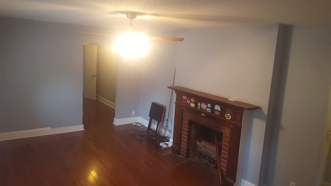 sala de estar - 121 Avery St