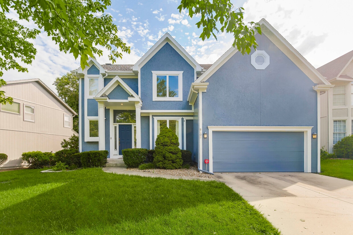 8405 W 127th Terrace, Overland Park, KS 66213 House Rental in