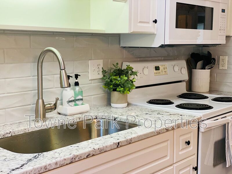 Foto principal - 326 Greendale Pl