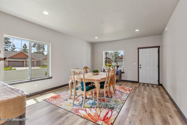 Foto del edificio - 1546 N Tatum Dr