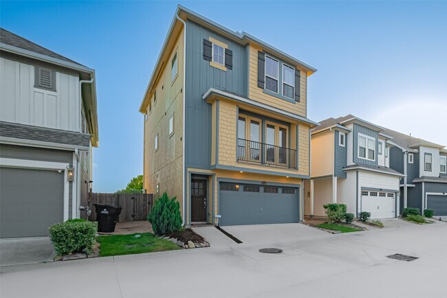Building Photo - 11922 Briarwood Hill Way