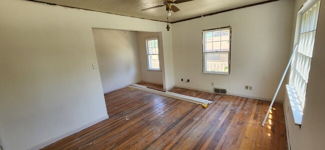 Building Photo - 714 Albert Ave