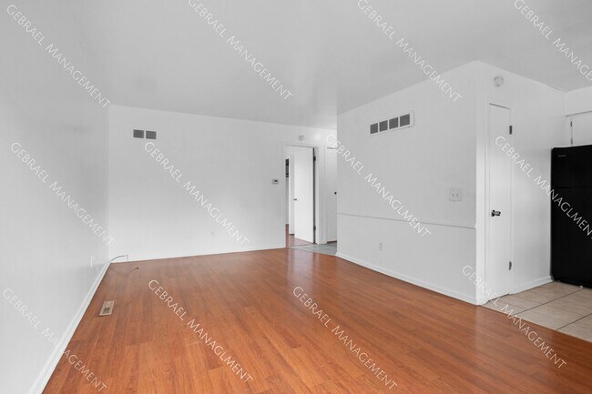 Foto del edificio - 3469 Ridgecliffe Dr