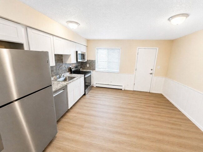 Foto del edificio - Available now!  Freshly updated paired home