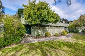 Building Photo - 278 Monroe Dr