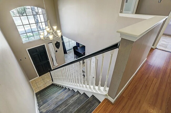 Building Photo - 3005 Wood Hollow Dr