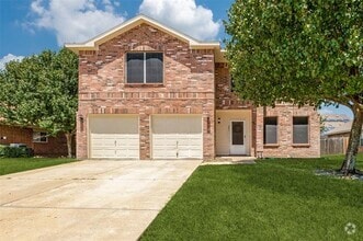 Building Photo - 207 Silver Spur Dr