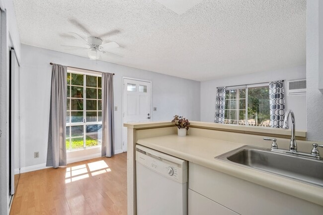 Foto del edificio - Remodeled 2 Bed / 1.5 Bath at Kihei Villag...