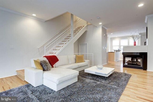 Foto del edificio - 2058 N Oakland St