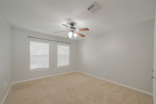Building Photo - 8910 Bonnyview Dr