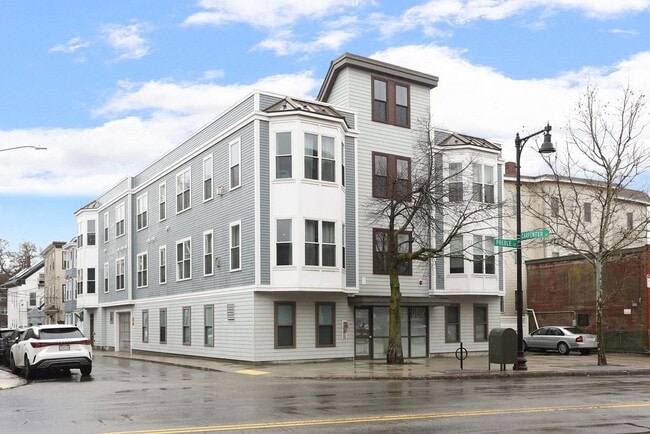 Building Photo - 15 Preble St
