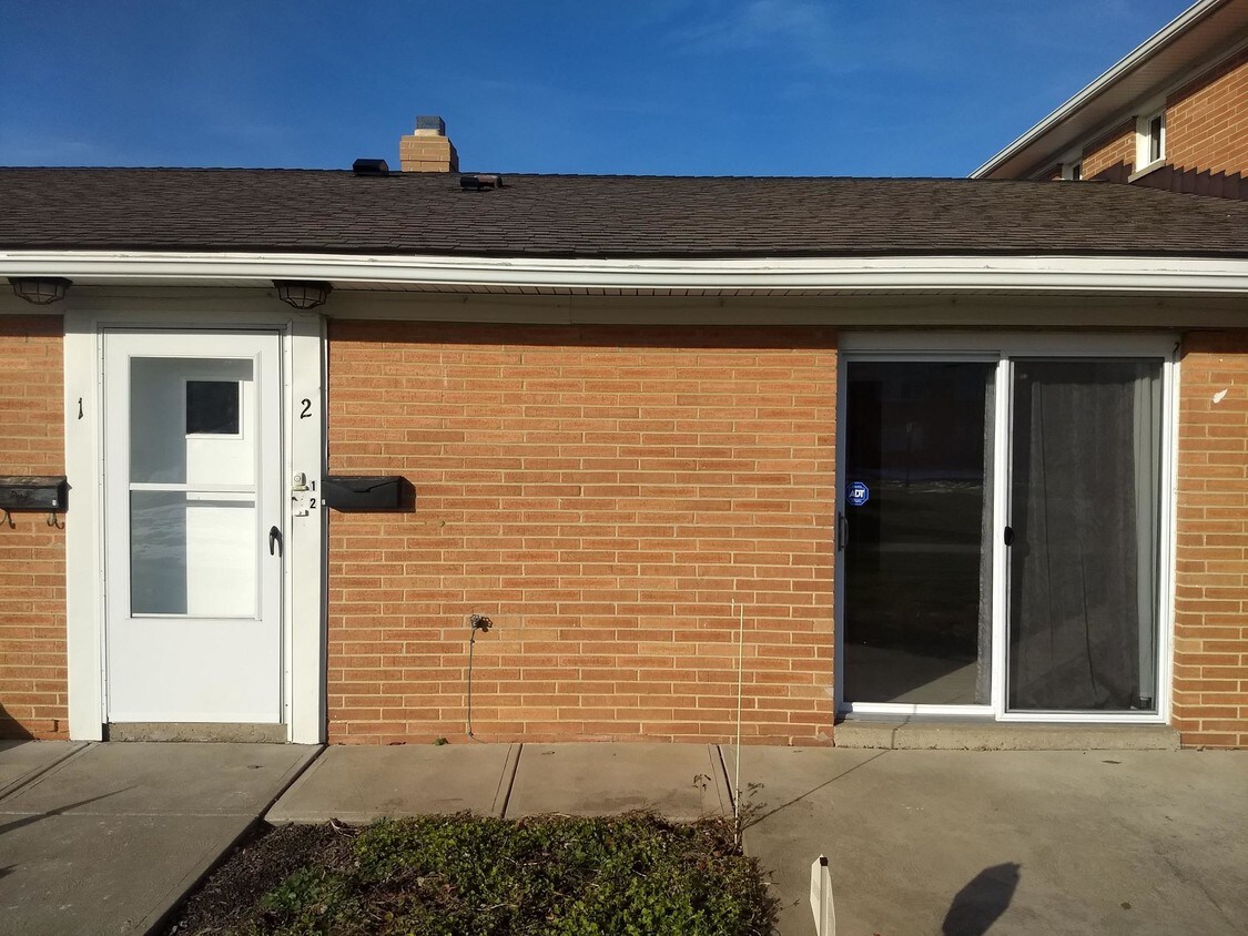 2469 Warren Pkwy, Twinsburg, OH 44087 Condo for Rent in Twinsburg, OH