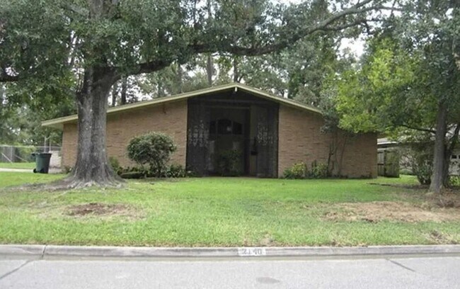 Building Photo - 2140 Edson Dr