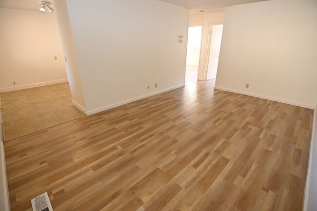 Building Photo - 639 Bolton Ct