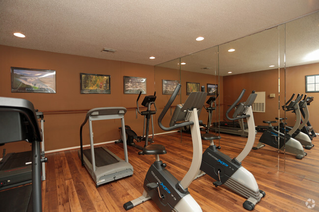 Gimnasio - Applewood Village Apartments