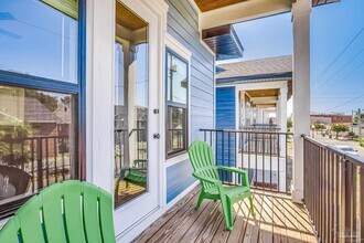 Building Photo - 520 N De Villiers St