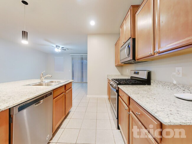 Building Photo - 14366 W Pershing St