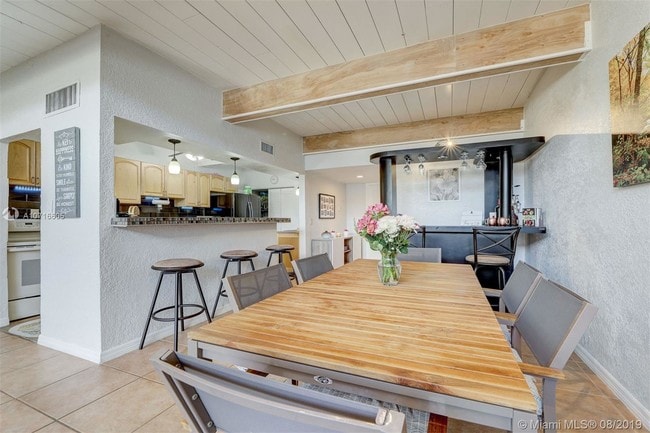 Building Photo - 741 E Coco Plum Cir