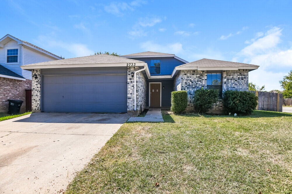 Primary Photo - 2733 Forest Creek Dr