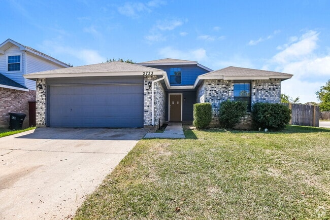 Building Photo - 2733 Forest Creek Dr
