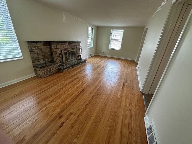 Building Photo - 24 Brace Rd