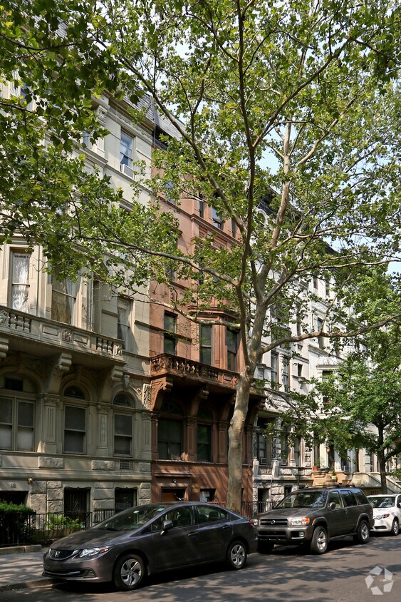 Building Photo - 120 W 74th St