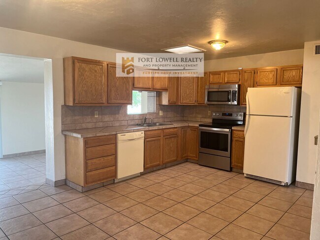 Foto del edificio - Coming Soon! 3 bedroom/2 bath large yard
