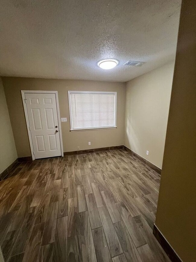 Foto del edificio - !!!WARNING: AVOID SCAMS CONFIRM RENTAL AT ...