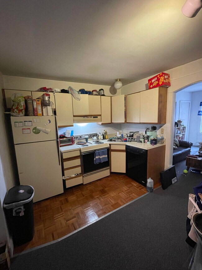 kitchen - 151 JEFFERSON ST