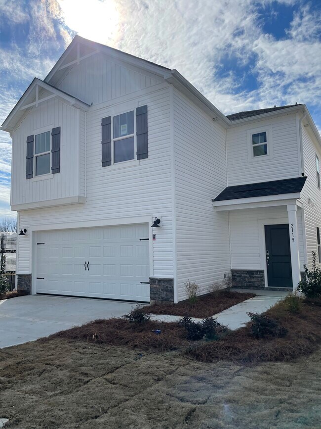 Building Photo - 2115 Belterra Dr