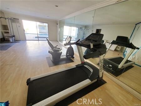 Foto del edificio - 7035 Woodley Ave
