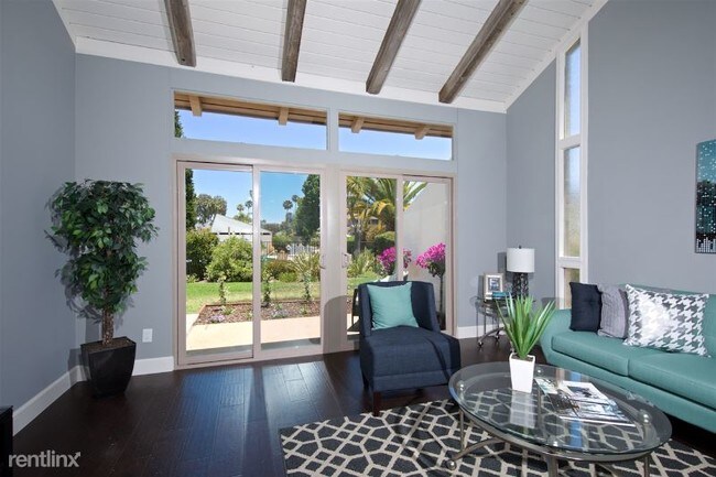 Building Photo - 3 br, 2 bath Condo - 139 Via Coronado