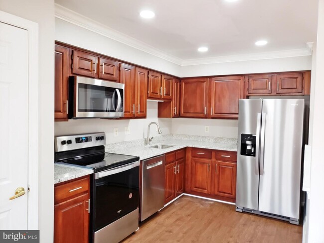 Foto del edificio - 9382 Tucker Woods Ct
