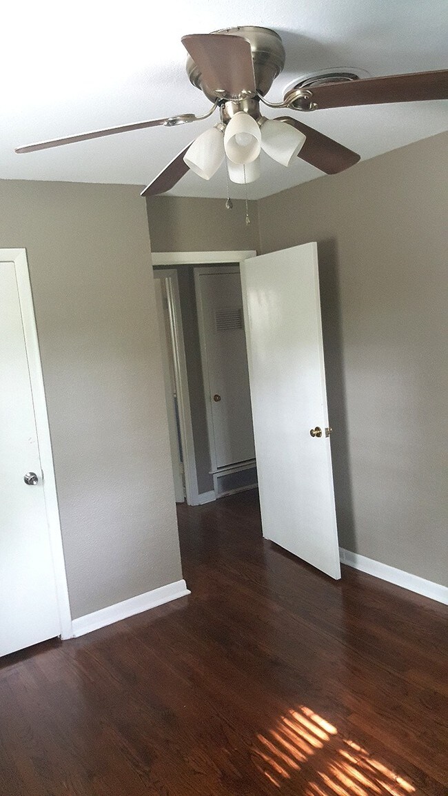 Foto del edificio - 3208 Brown Trail