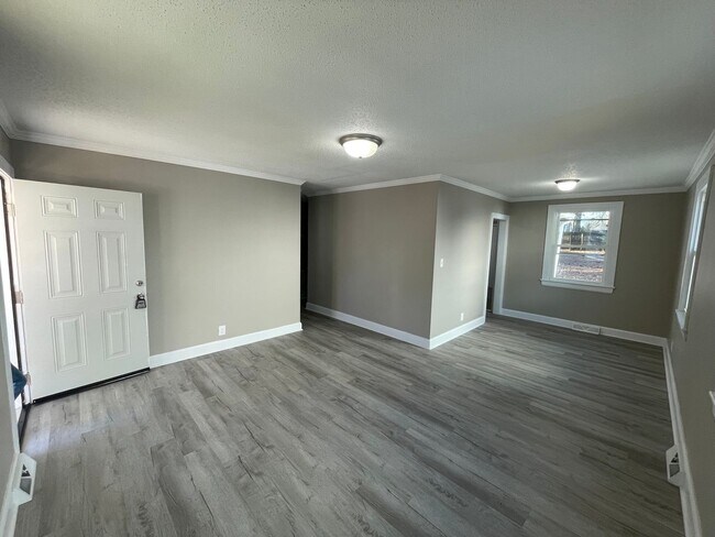 Foto del edificio - 613 Caldwell Ave NE