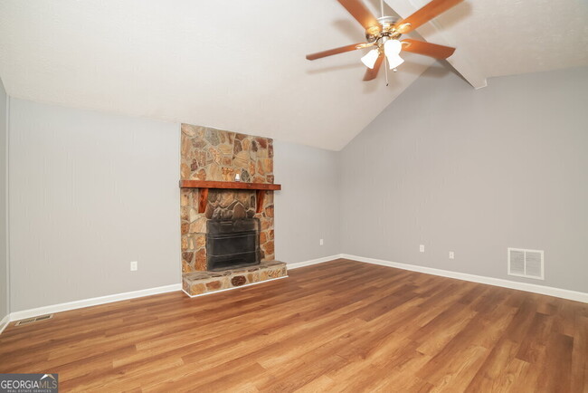 Building Photo - 6513 Mitchell Ln SW