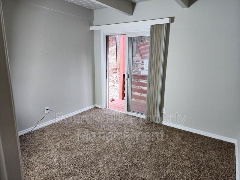 425 E Fountain Pl Unit 201, Manitou Springs, CO 80829 Condo for Rent