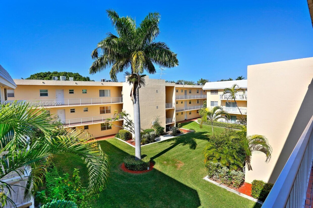 100 Edgewater Dr Unit 222, Miami, FL 33133 Condo for Rent in Miami