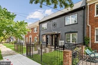 Building Photo - 1355 Bryant St NE