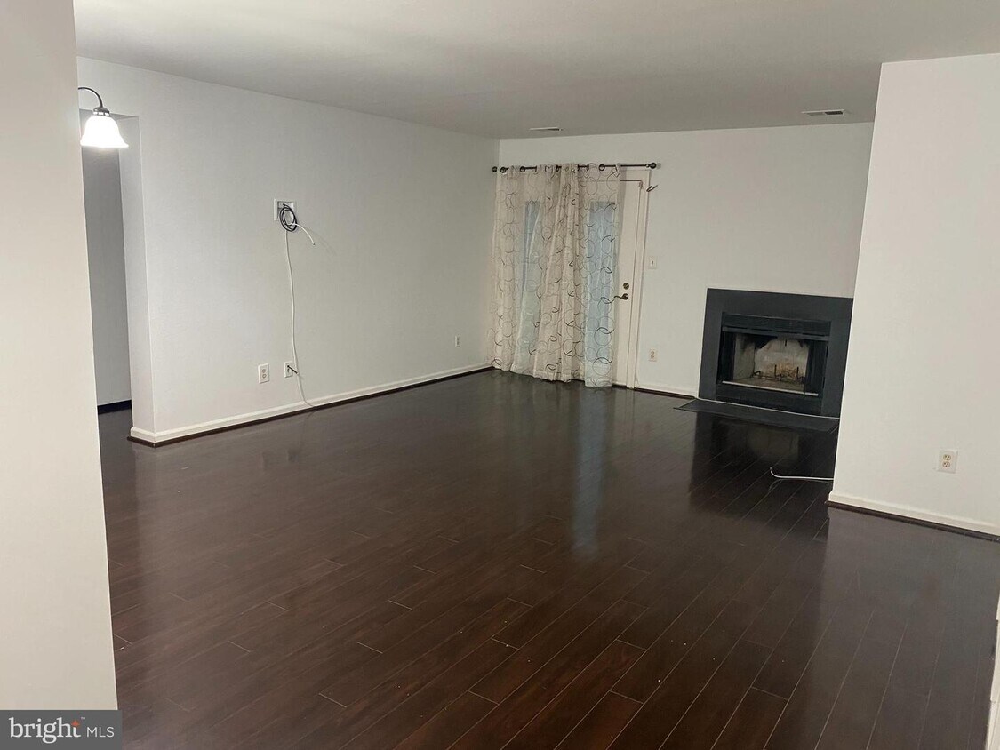 Primary Photo - 4209 Stockbridge Dr