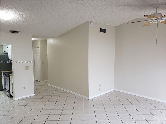 Building Photo - 1272 Sandpiper Blvd