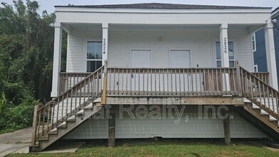 Building Photo - 2824 Spain St
