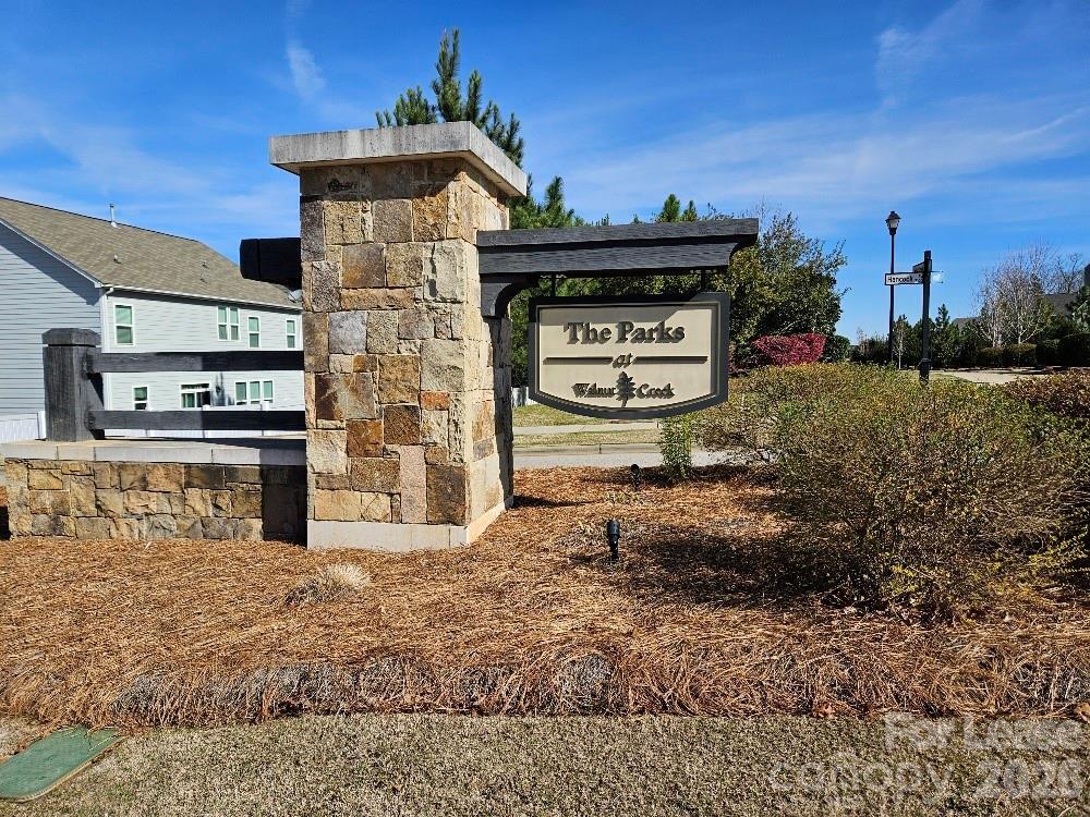 Building Photo - 990 Pennington Dr