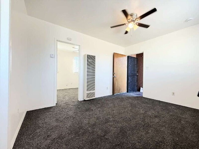 Foto del edificio - 2442 1/2 Pomeroy Avenue