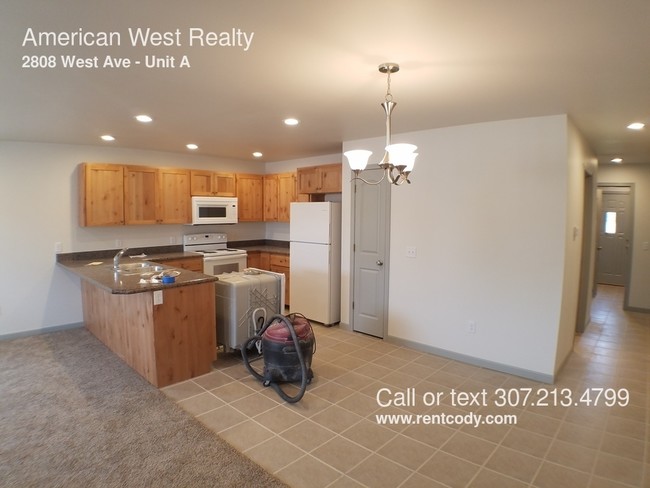 Building Photo - 2808 West Ave
