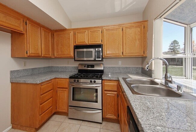 Building Photo - 22449 Shore View Ct