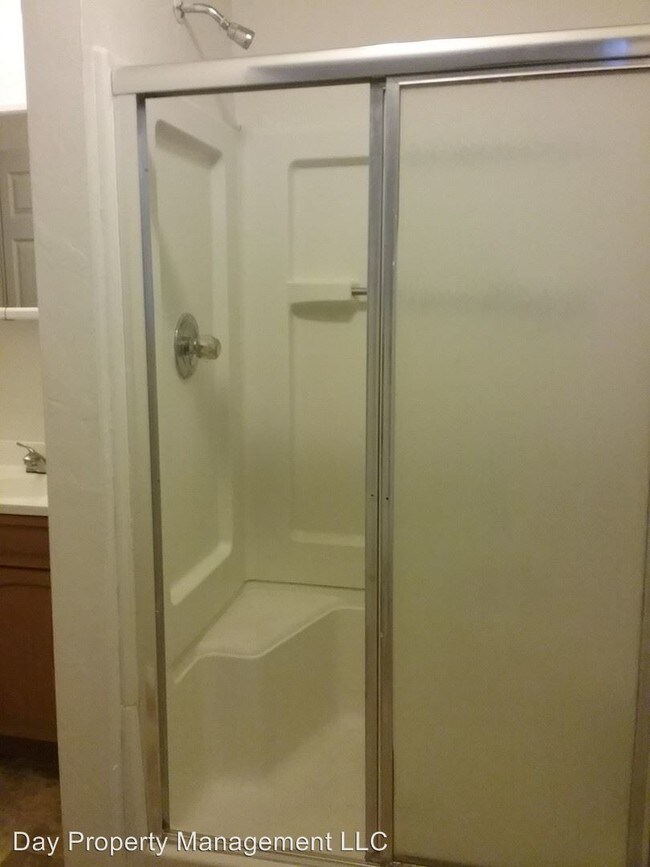 237 Kaukauna St, Menasha, WI 54952 Condo for Rent in Menasha, WI