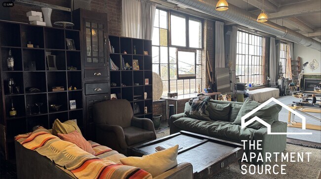 Foto del edificio - 3134 W Carroll Ave